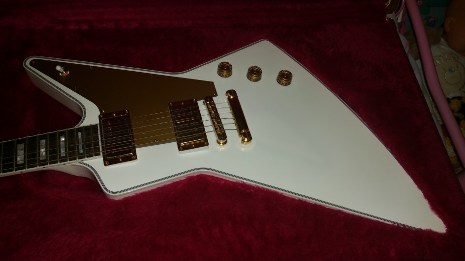 Gibson Lzzy Hale Explorer