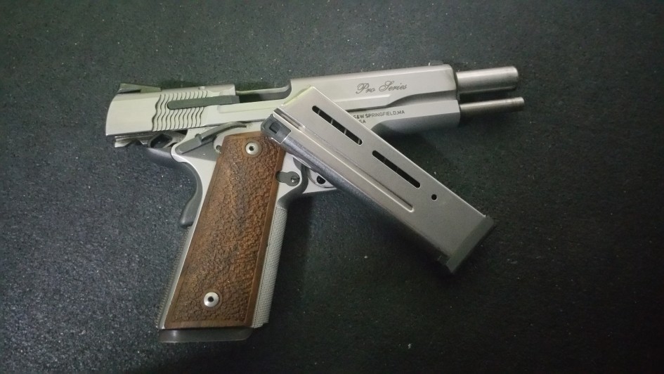 Smith and Wesson 1911 Pro Series - 9mm